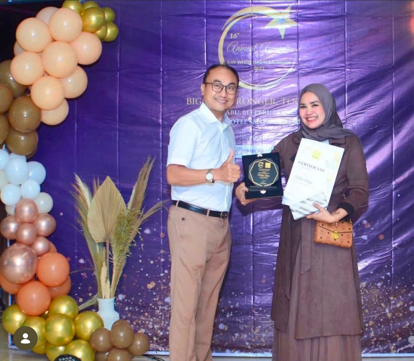 Portofolio pencapaian agen Dwi Mutia Adiya